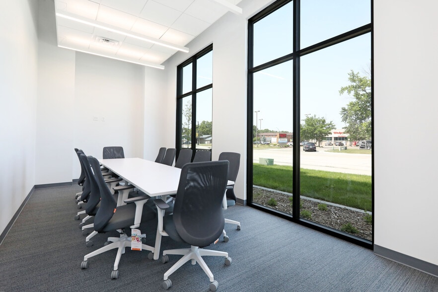 NW 62nd & Merle Hay Rd, Johnston, IA for lease - Building Photo - Image 2 of 30