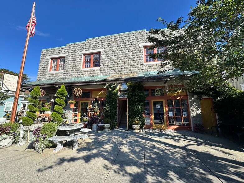 9-11 Bridge St, Newport, RI for lease - Building Photo - Image 2 of 4