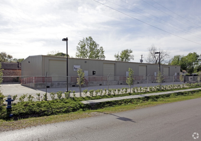 8561 Rayson Rd, Houston, TX for lease - Building Photo - Image 2 of 16