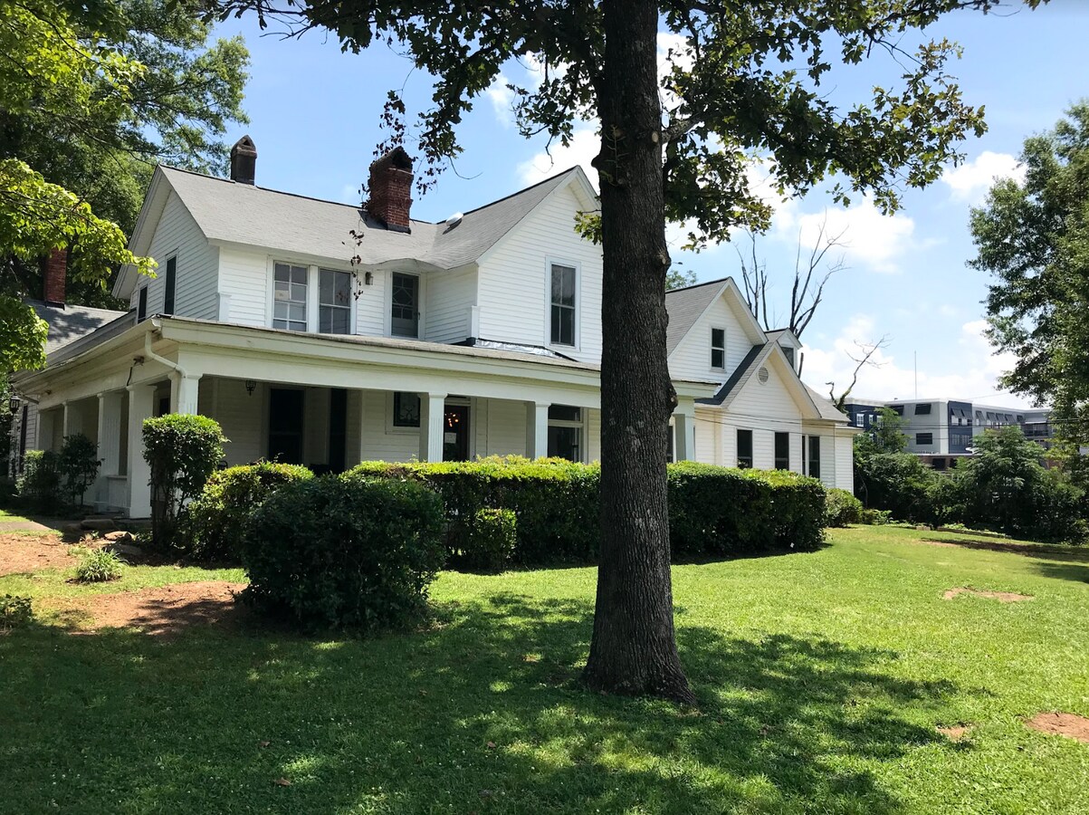 3578 S Fulton Ave, Hapeville, GA 30354