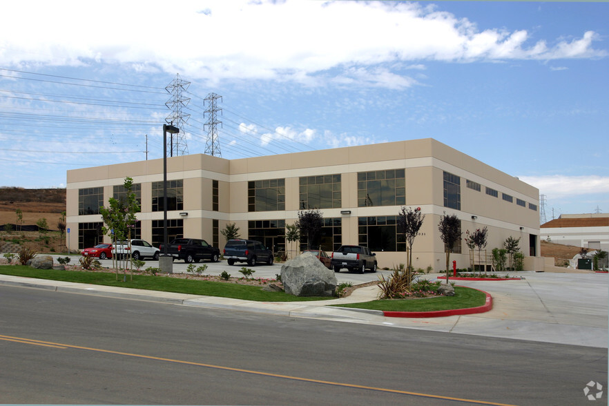 1031 S Andreasen Dr, Escondido, CA for lease - Building Photo - Image 2 of 6