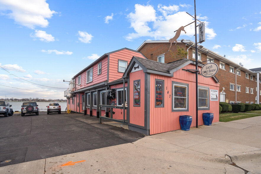 147 S Water St, Marine City, MI for sale - Building Photo - Image 1 of 16