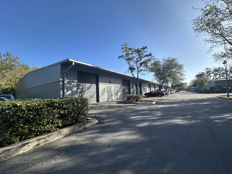 4261 Spruce Creek Rd, Port Orange, FL for lease - Building Photo - Image 1 of 4