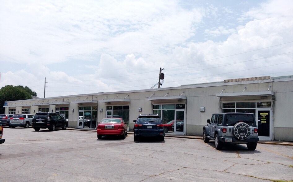 705-719 E 65th St, Savannah, GA for sale - Building Photo - Image 1 of 1
