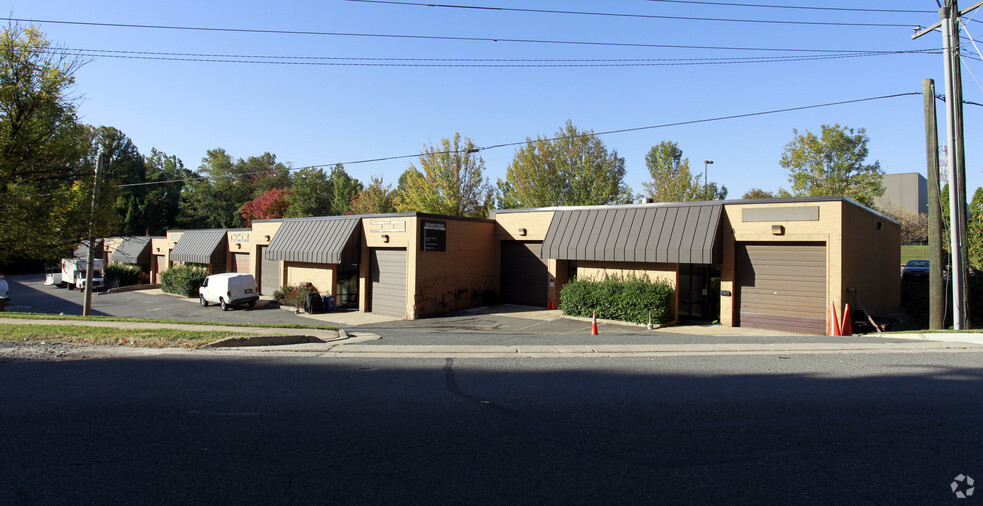 7043 Wimsatt Rd, Springfield, VA for lease - Primary Photo - Image 3 of 6