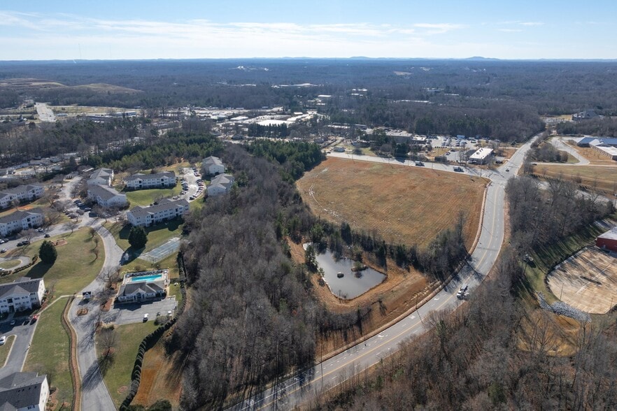3303 & 3317 E Martin Luther King Jr Dr, High Point, NC for sale - Aerial - Image 3 of 5