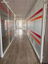 Office in Bron for lease Interior Photo- Image 1 of 8