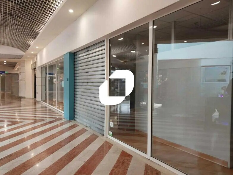 Retail in Le Crès for lease - Building Photo - Image 2 of 5