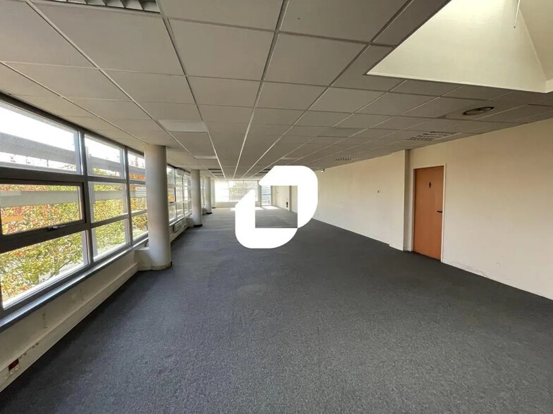 20 Boulevard De L'Europe, Combs-la-Ville for lease - Interior Photo - Image 3 of 5