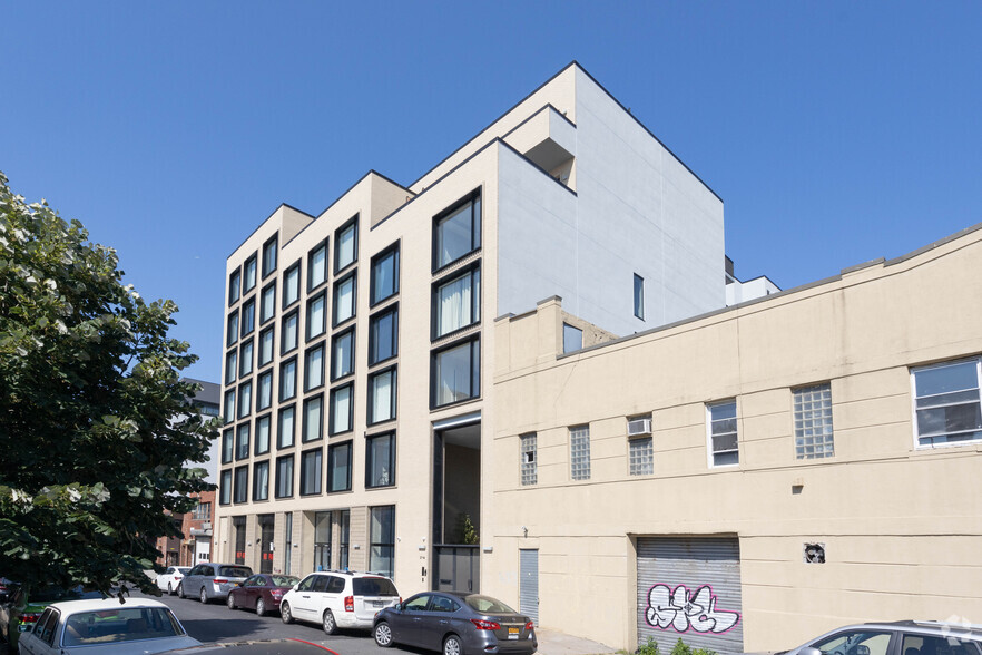 37-14 34th St, Long Island City, NY for lease - Building Photo - Image 2 of 3