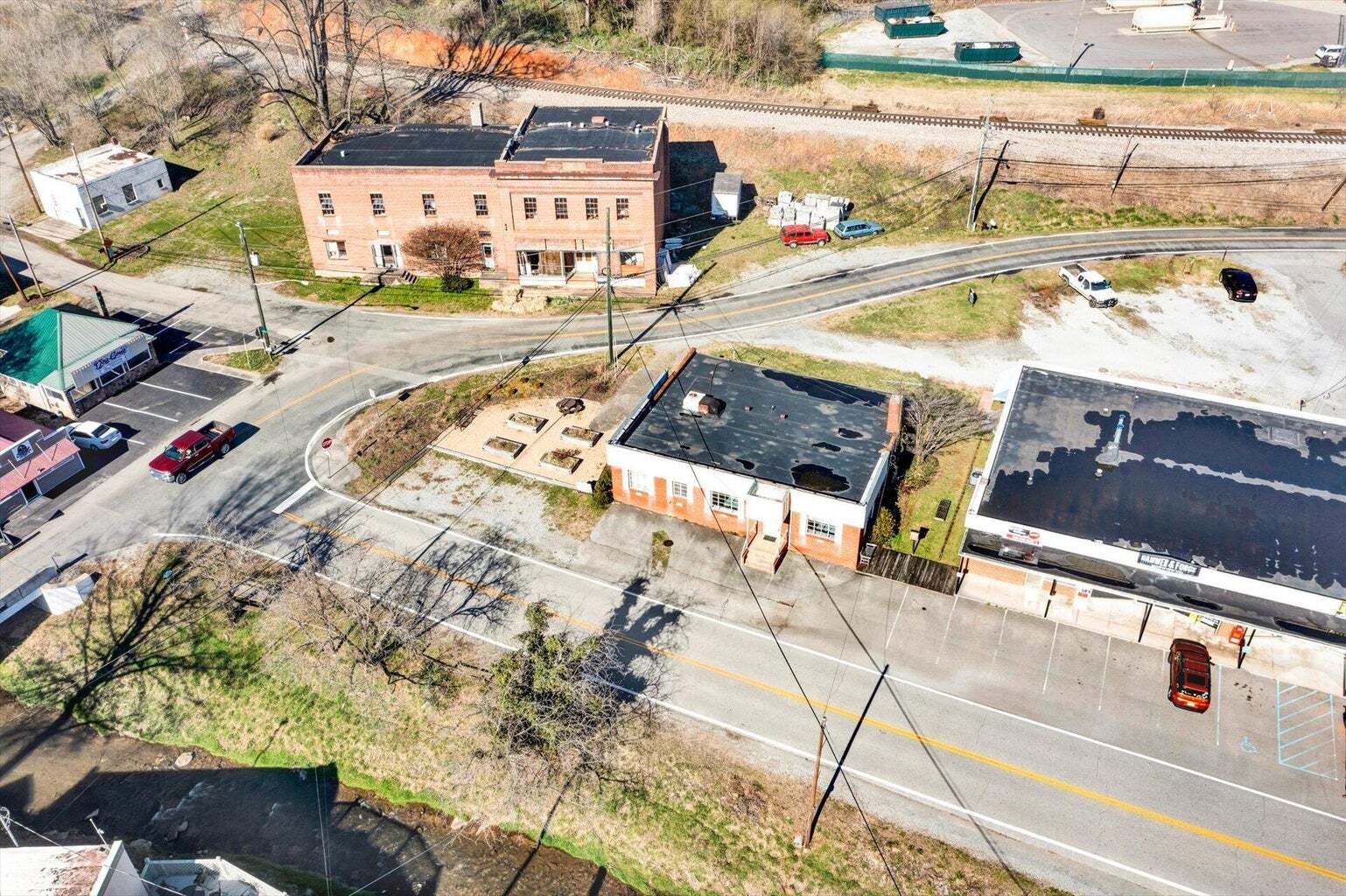 100 Main, Boones Mill, VA 24065 Brick Office / Retail Building
