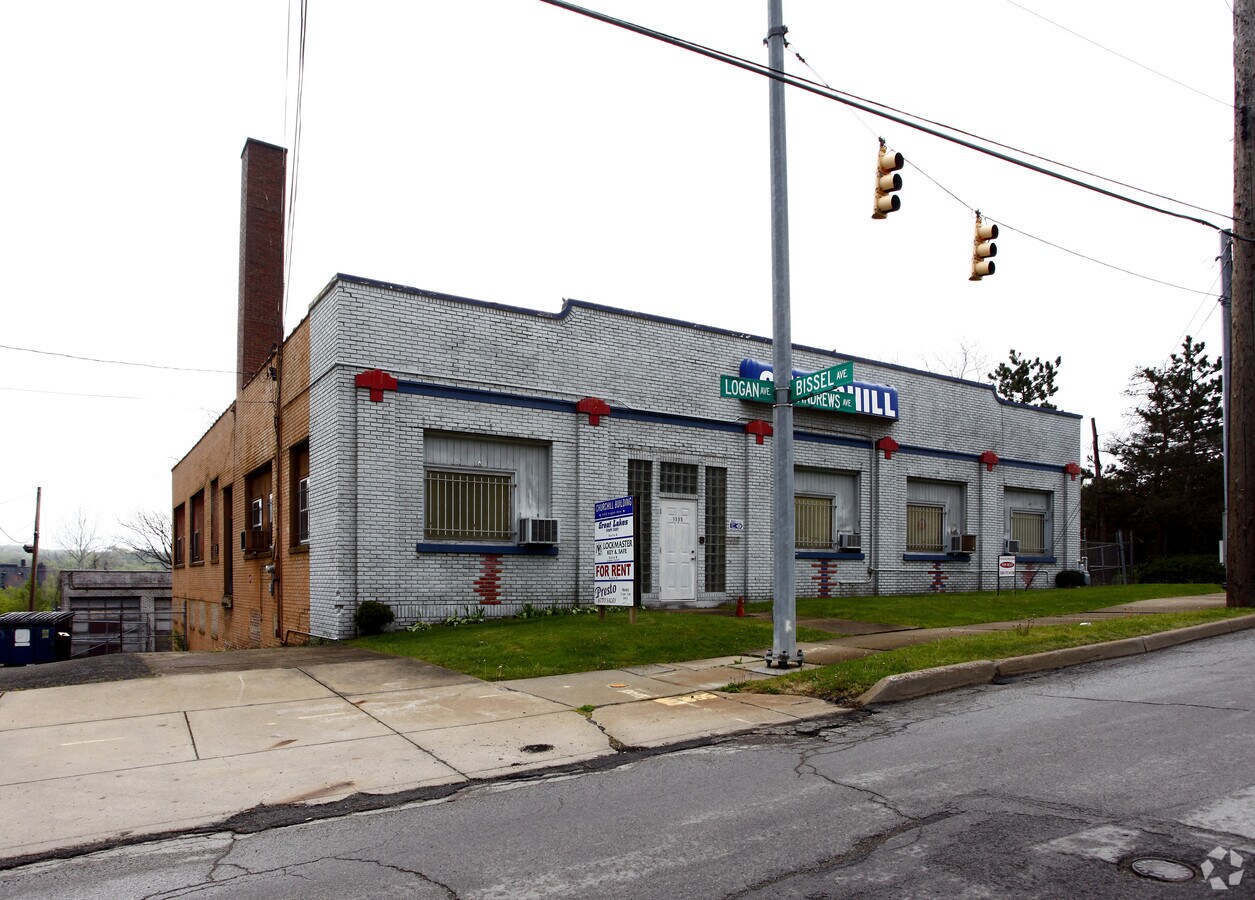 1355 Logan Ave, Youngstown, OH 44505