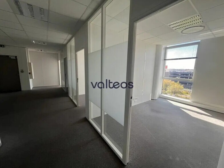 8 Rue De Vidailhan, Balma for lease - Interior Photo - Image 3 of 8