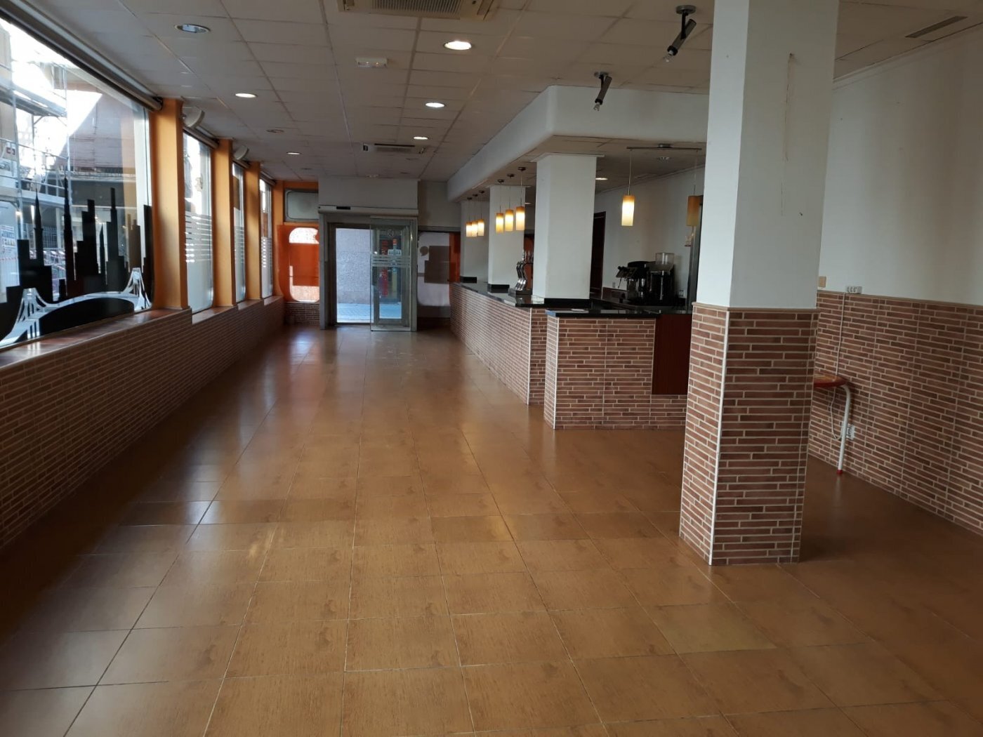 Retail in Ontinyent for sale Building Photo- Image 1 of 5