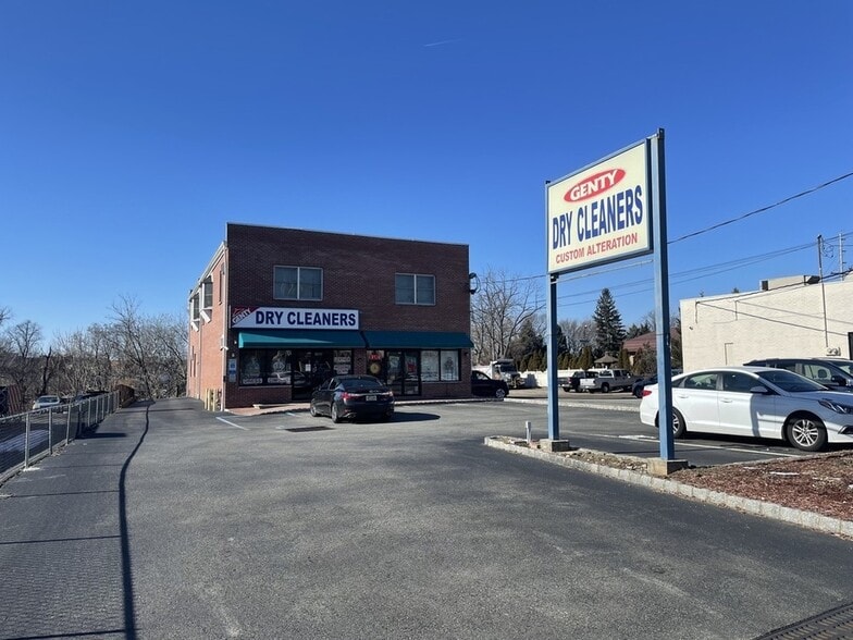 351 Main Ave, Wallington, NJ 07057