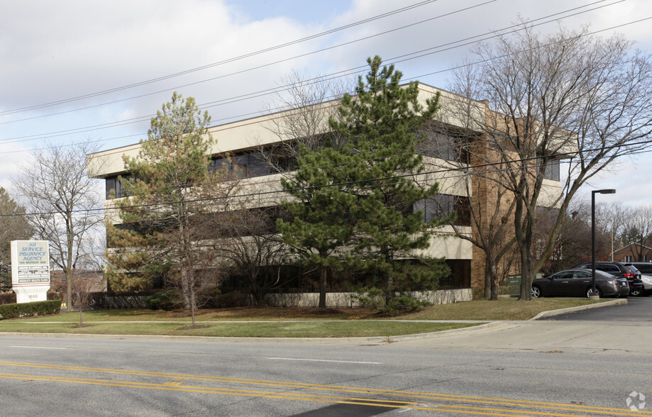 1655 N Arlington Heights Rd, Arlington Heights, IL for lease - Building Photo - Image 3 of 3