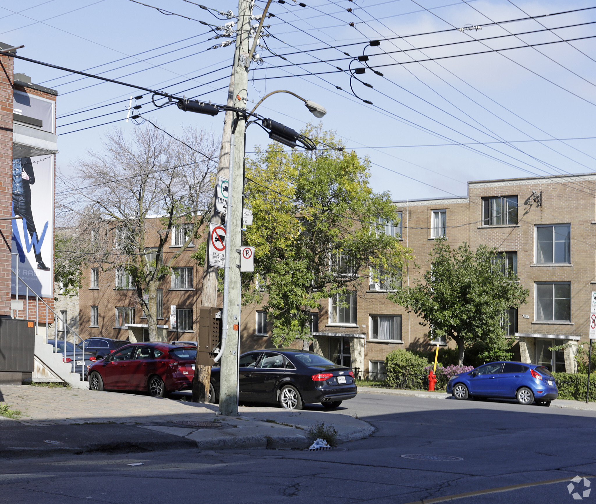 9135 Av du Parc, Montréal, QC for sale Primary Photo- Image 1 of 3