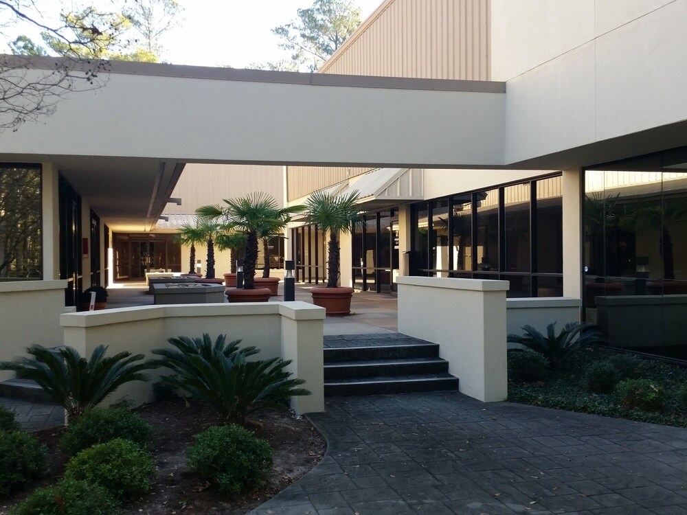 200 Greenleaves Blvd, Mandeville, LA 70448