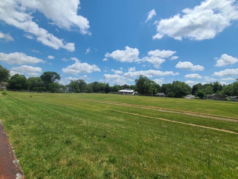 W Goguac St, Battle Creek, MI 49015