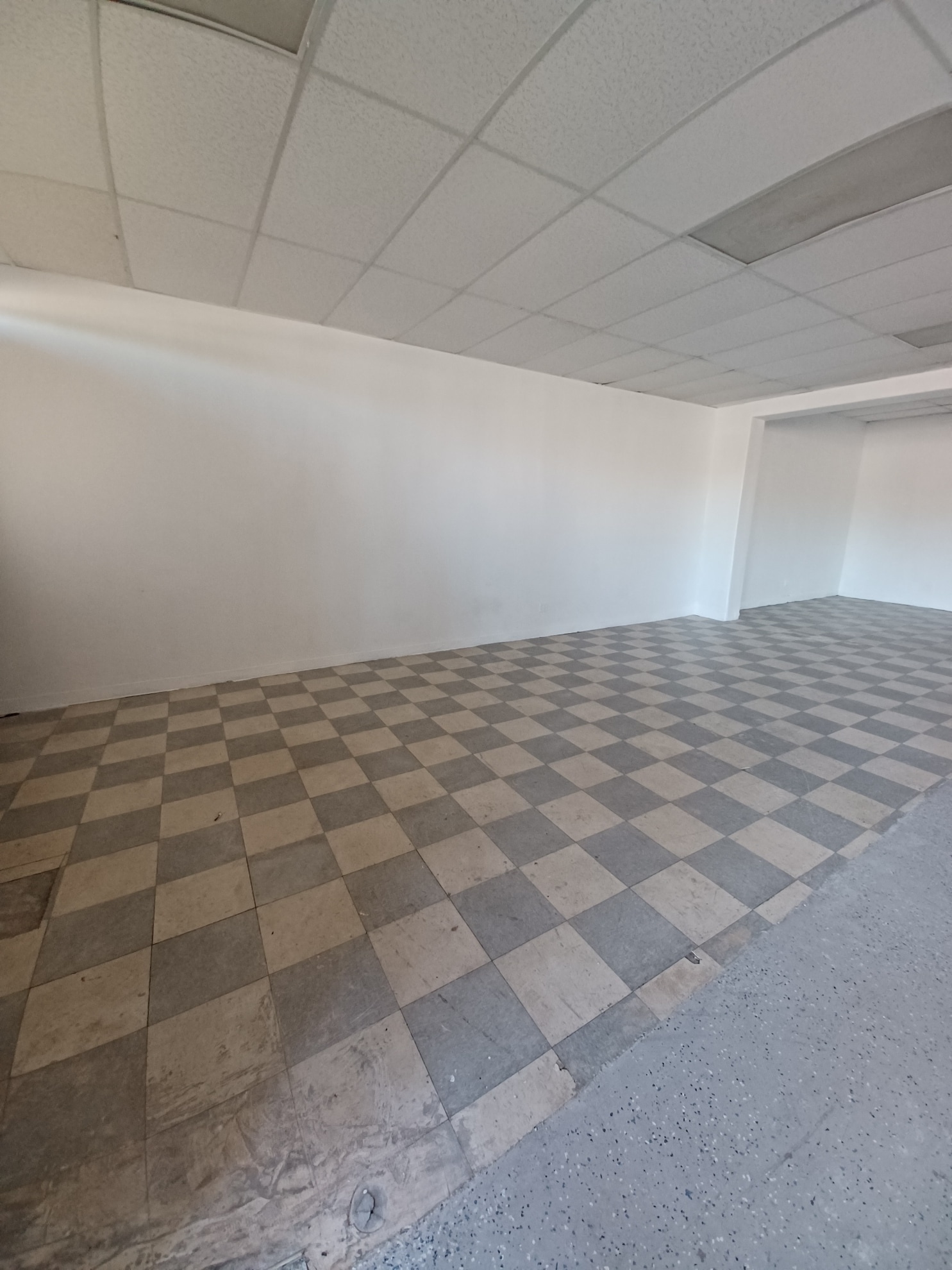 570-572 W Holt Ave, Pomona, CA for lease Interior Photo- Image 1 of 4