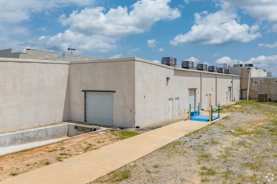 2525 Pio Nono Ave, Macon-Bibb, GA for lease - Building Photo - Image 3 of 8