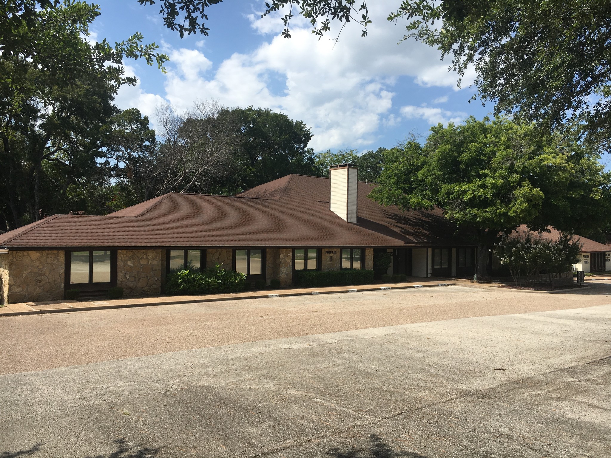 4515 Lake Shore Dr, Waco, TX for lease Primary Photo- Image 1 of 15