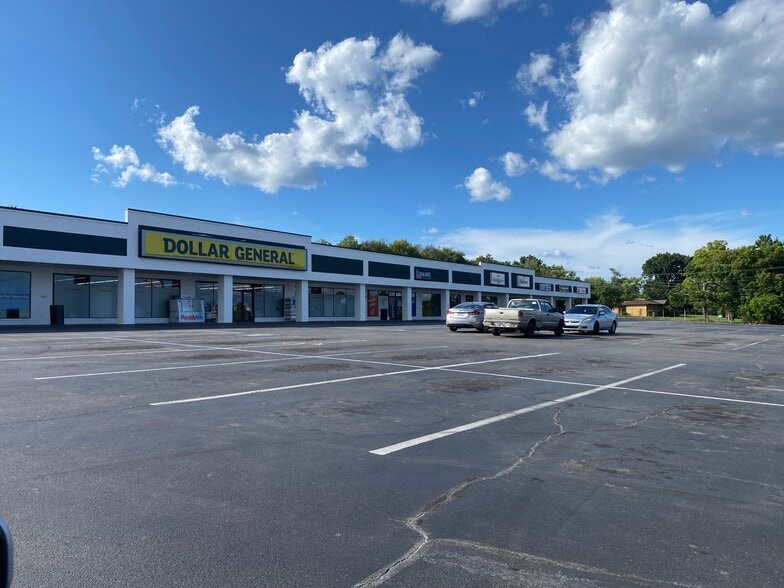 200-240 Grove Ave SW, Cleveland, TN for lease - Building Photo - Image 1 of 7