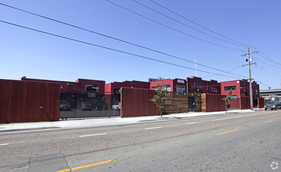 3421 Hollis St, Oakland, CA for lease - Building Photo - Image 1 of 15