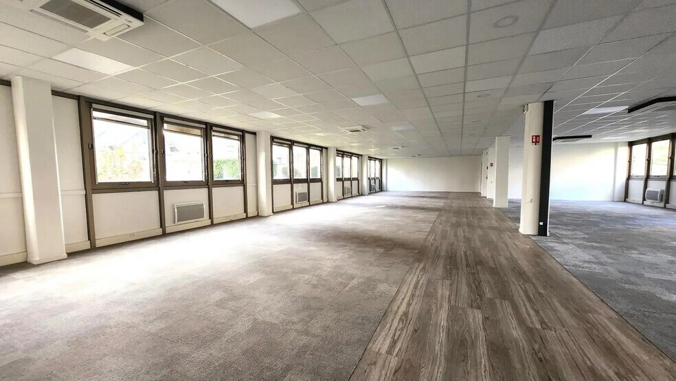 Office in Boulogne-Billancourt for lease - Building Photo - Image 2 of 6