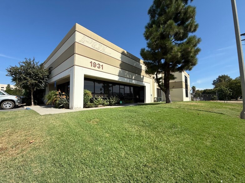 1931 Sampson Ave, Corona, CA for lease - Building Photo - Image 1 of 8