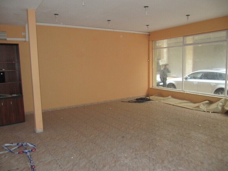 Retail in Alicante for sale - Building Photo - Image 2 of 4