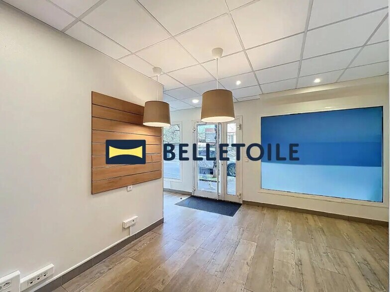 Retail in Maisons-Alfort for lease - Building Photo - Image 2 of 10