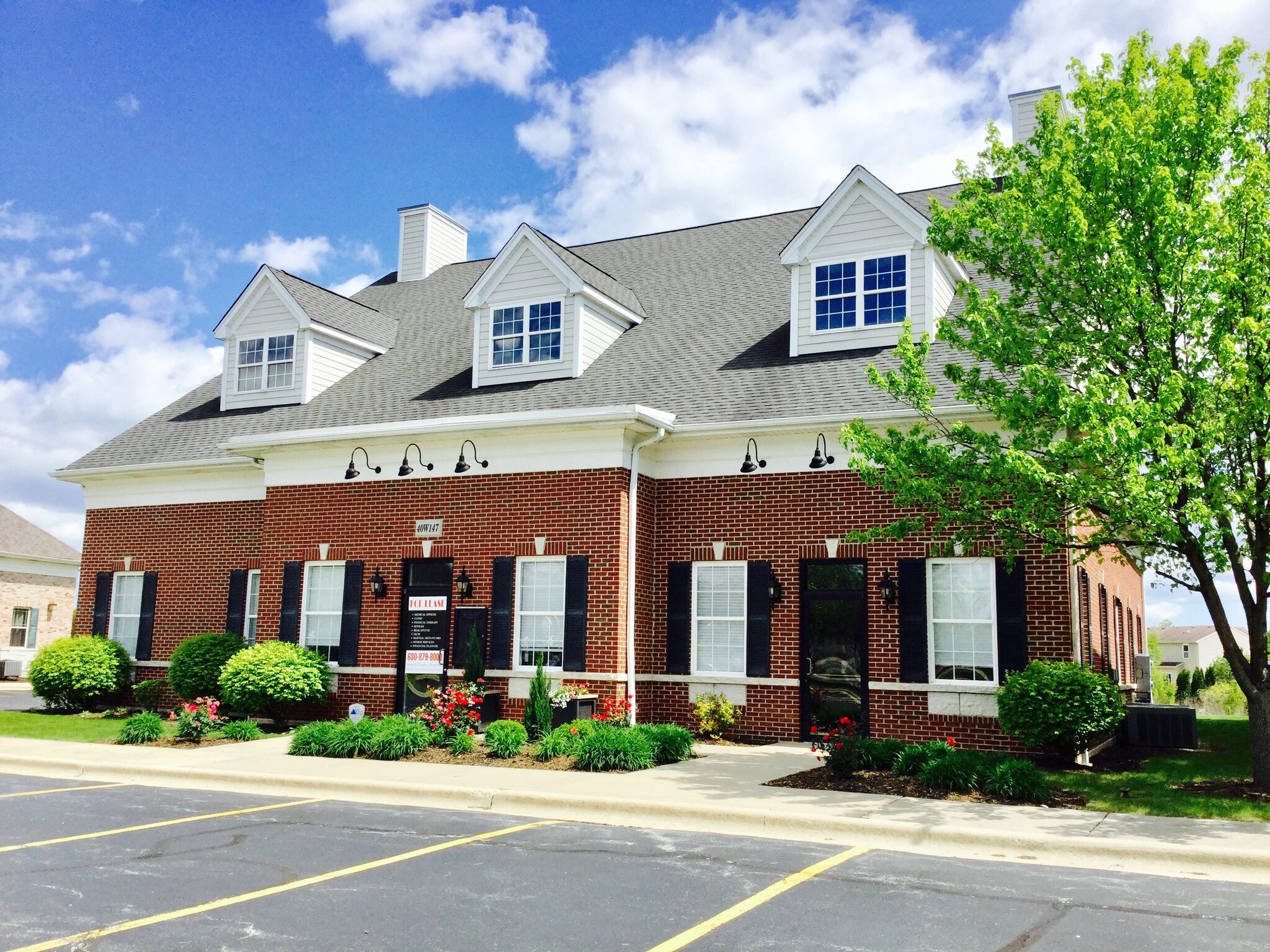 40W147 Campton Crossings Dr, St Charles, IL for sale Building Photo- Image 1 of 1