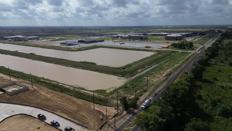 8227 Katy Hockley Rd, Katy, TX for sale - Aerial - Image 3 of 7
