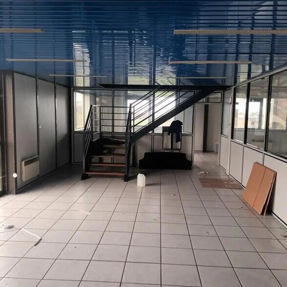 Flex in Woincourt for sale - Interior Photo - Image 3 of 8