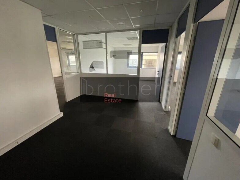 Office in Mérignac for lease - Building Photo - Image 2 of 6