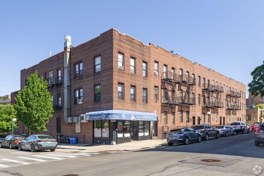 2716 23rd St, Astoria, NY for sale - Primary Photo - Image 1 of 1
