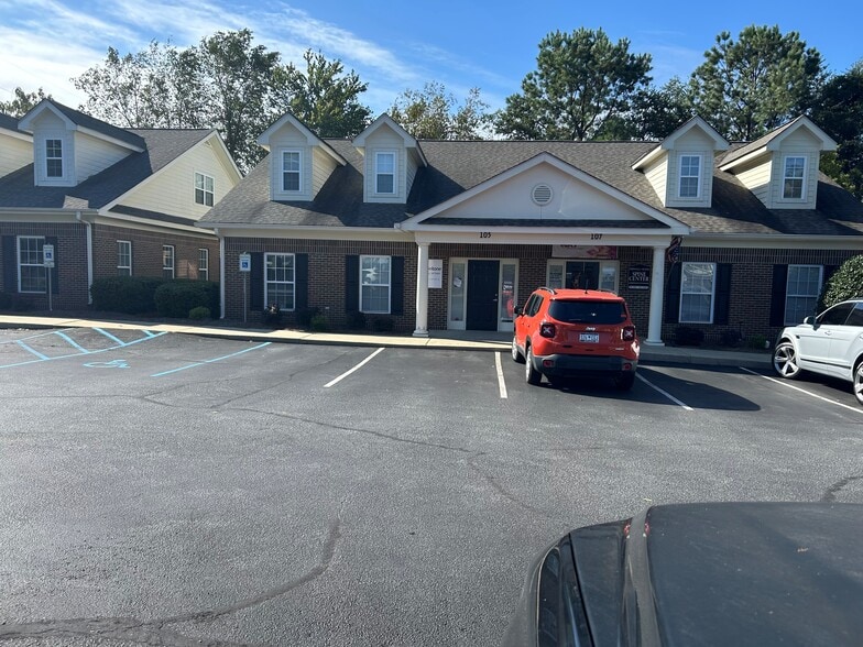 105 Pelham Commons Blvd, Greenville, SC for lease - Building Photo - Image 1 of 4