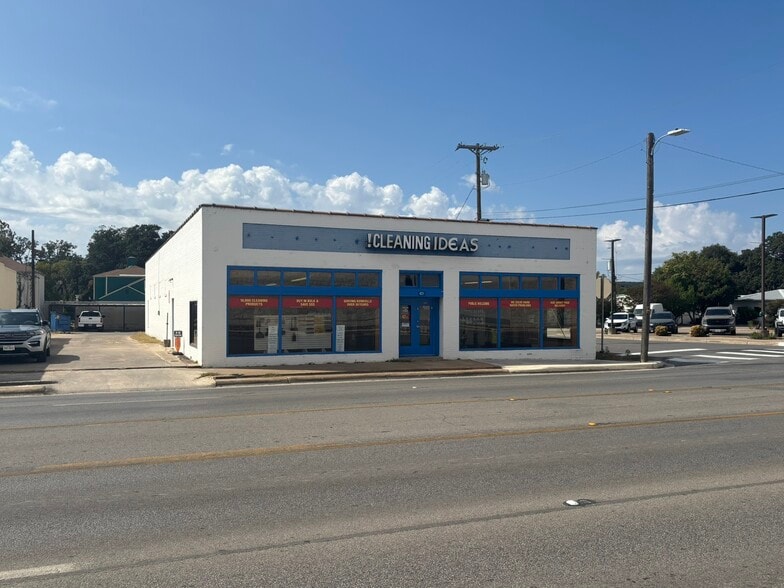 401 Main St, Kerrville, TX for sale - Building Photo - Image 2 of 5
