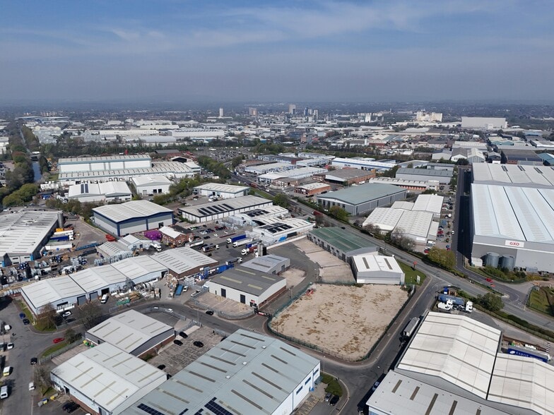 3 Textilose Rd, Manchester for lease - Building Photo - Image 2 of 12