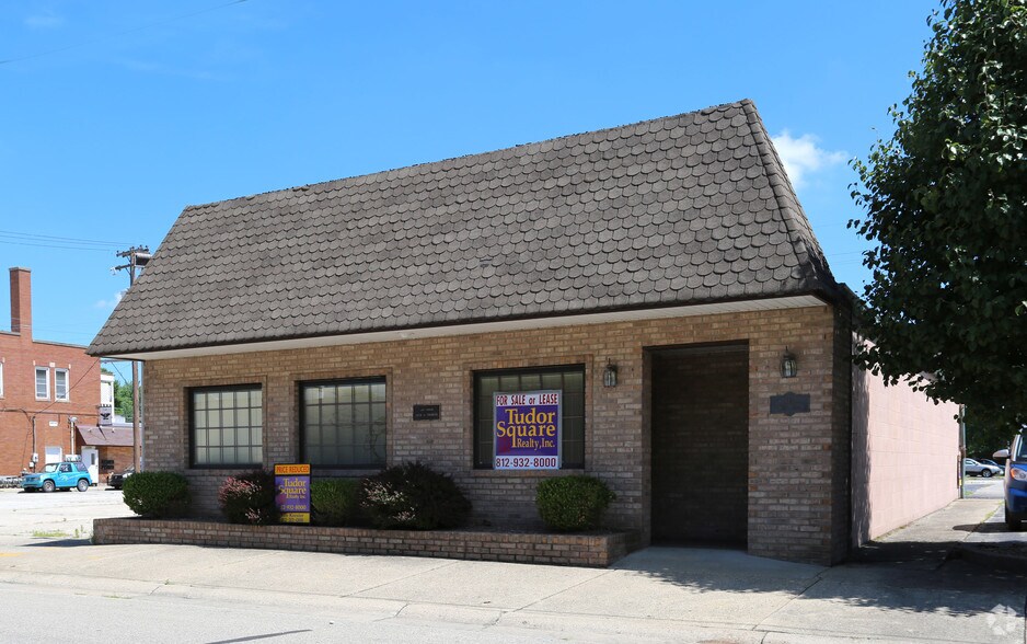 10 W Pearl St, Batesville, IN for sale - Primary Photo - Image 1 of 1