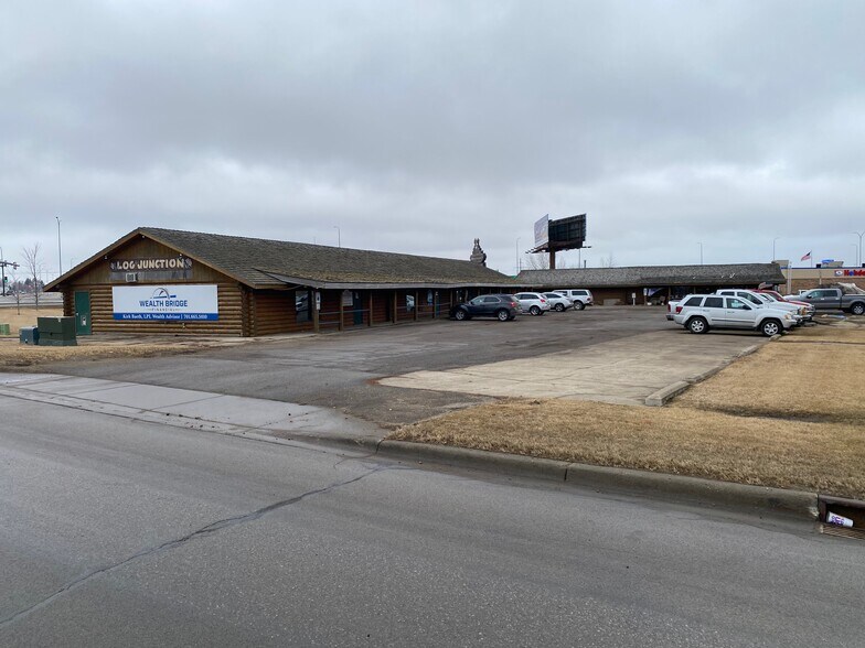 601 College Dr S, Devils Lake, ND for sale - Primary Photo - Image 1 of 1