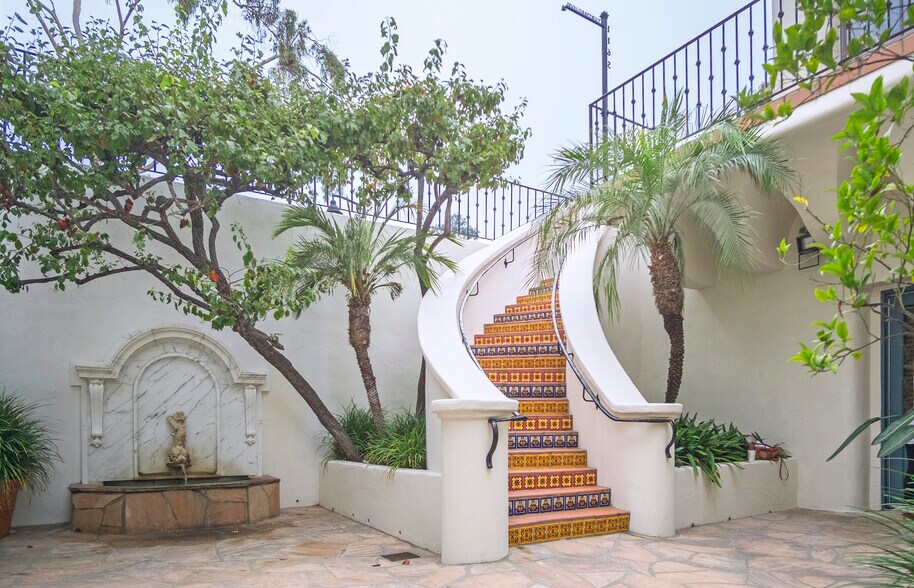 1165 Coast Village Rd, Montecito, CA for lease - Building Photo - Image 2 of 6