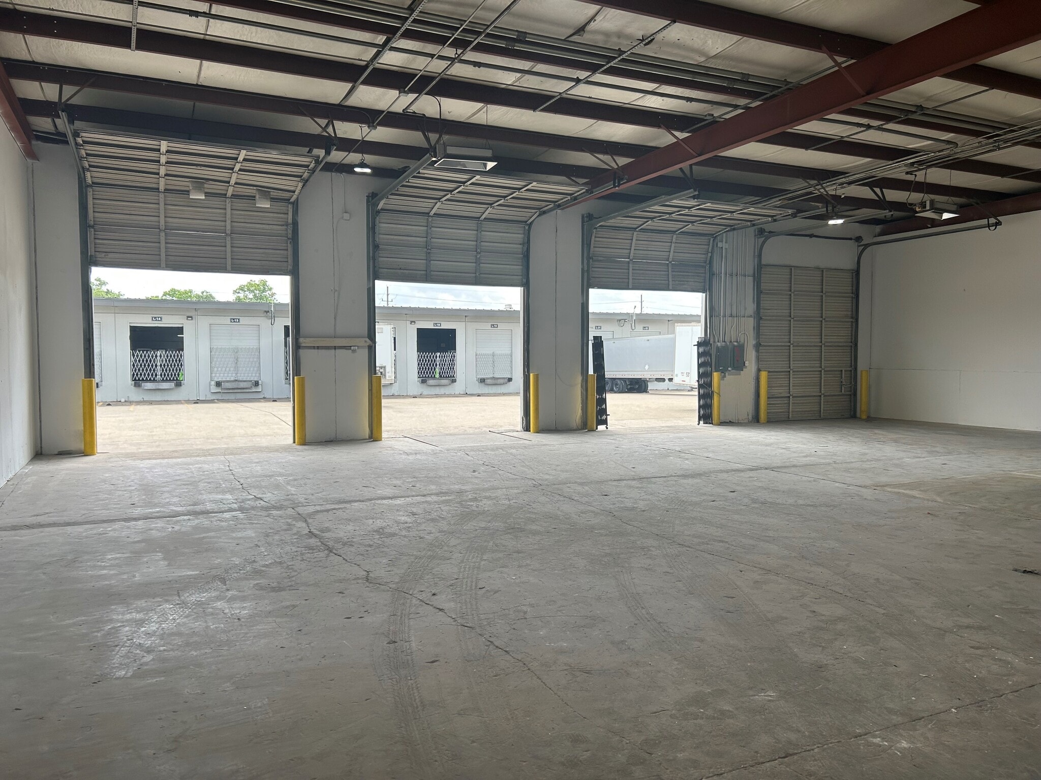 15925 Morales Rd, Houston, TX for lease Building Photo- Image 1 of 30