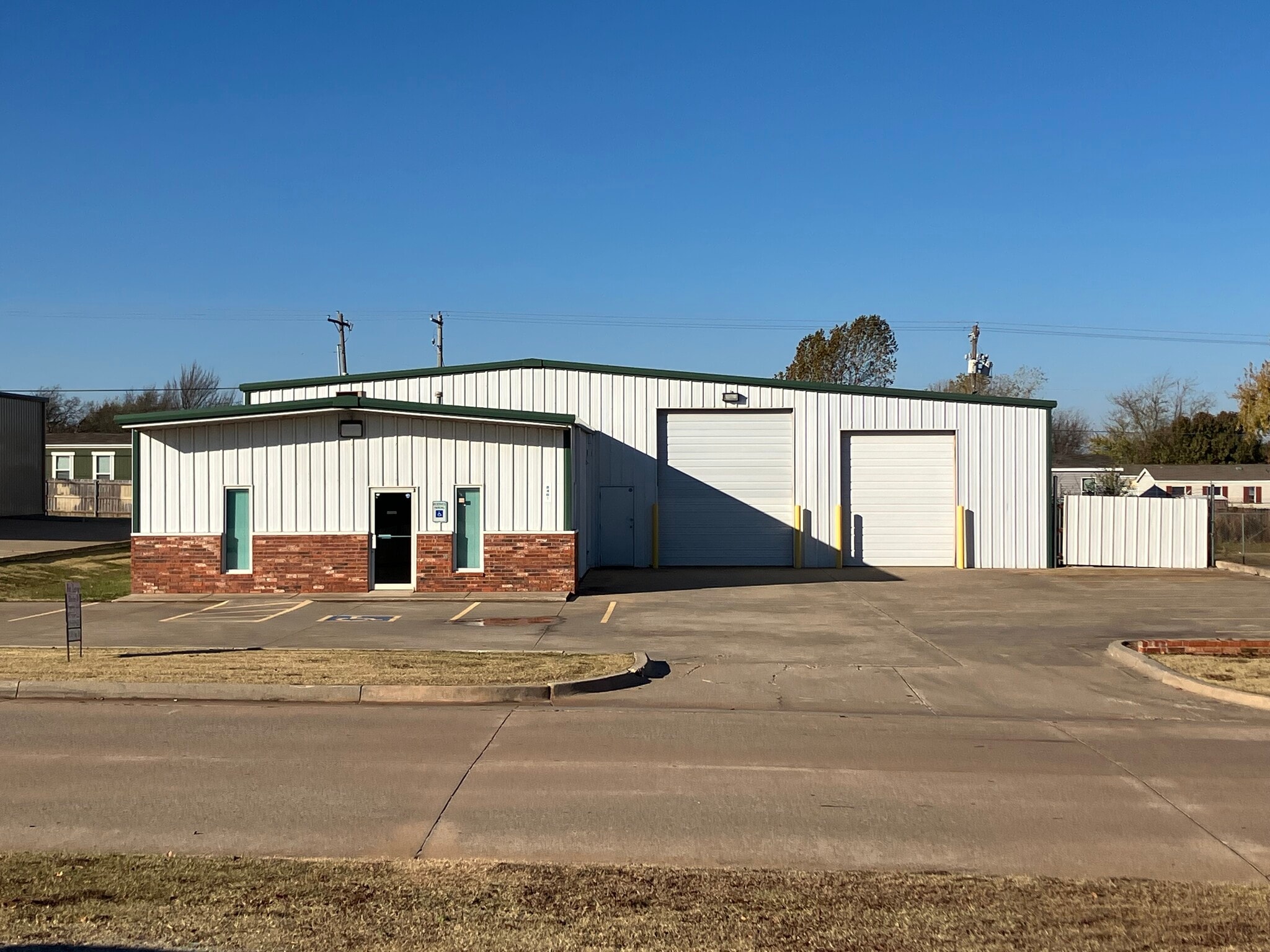 8401 Gateway Ter, Oklahoma City, OK for lease Building Photo- Image 1 of 11