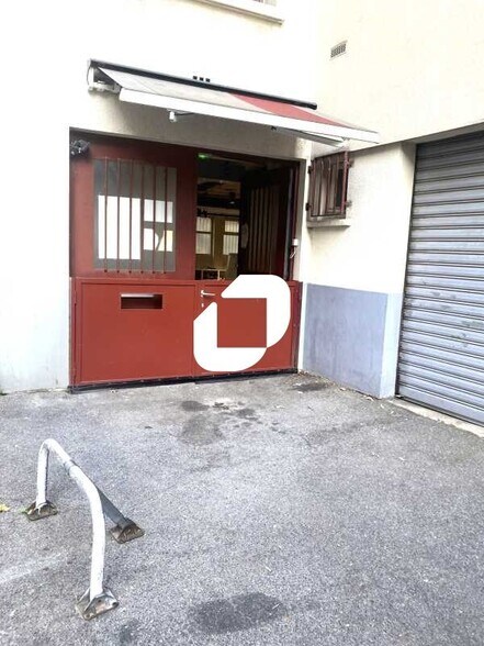 Office in Paris for lease - Building Photo - Image 1 of 6