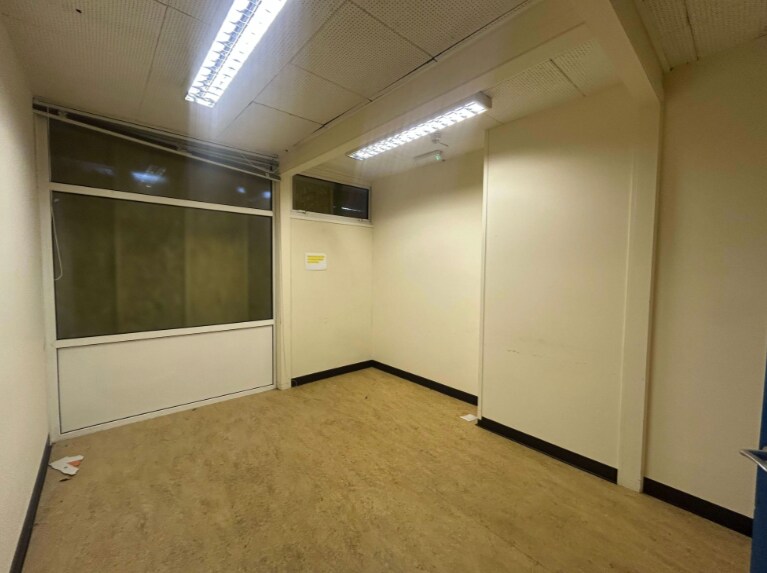 331 Cregagh Rd, Belfast for sale - Interior Photo - Image 3 of 6