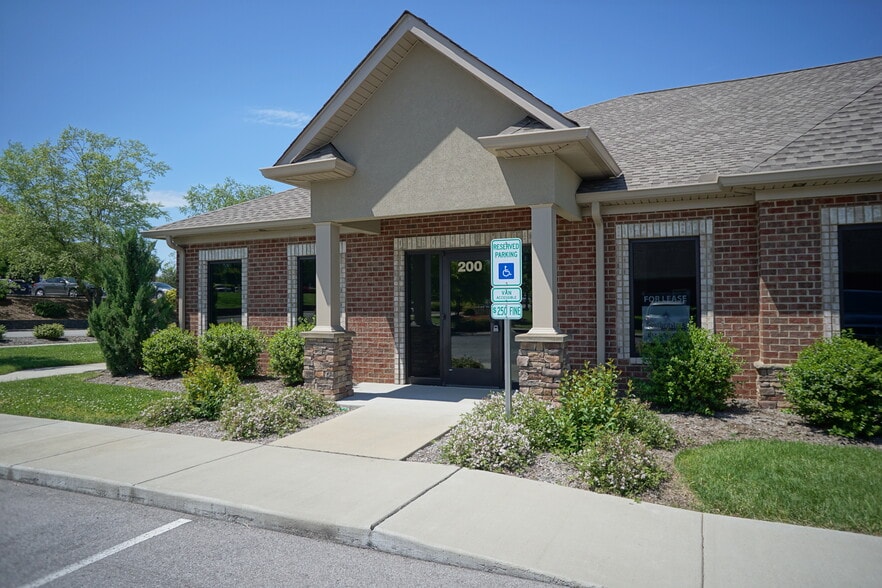 16 Executive Park Dr, Hendersonville, TN for lease - Building Photo - Image 3 of 7