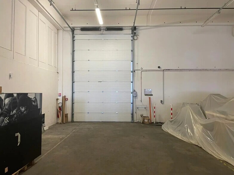 Flex in Montreuil for sale - Building Photo - Image 3 of 6