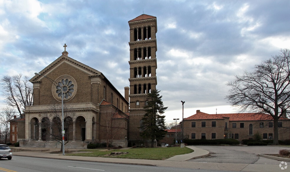 3500 Montgomery Rd, Cincinnati, OH for sale - Building Photo - Image 2 of 35